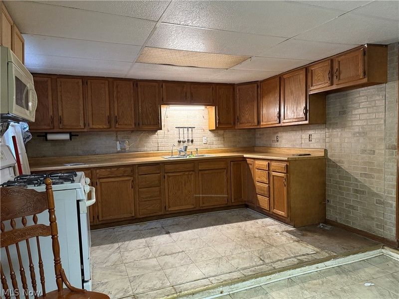 35 Center Street, Leetonia, OH 44431 Photo 5