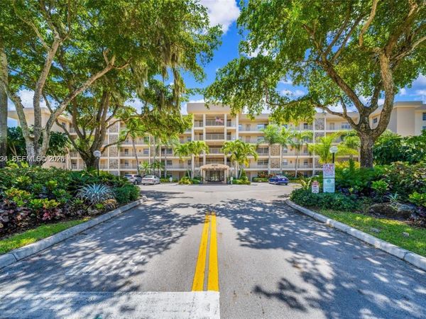4030 W Palm Aire Dr, Unit 104, Pompano Beach, FL 33069
