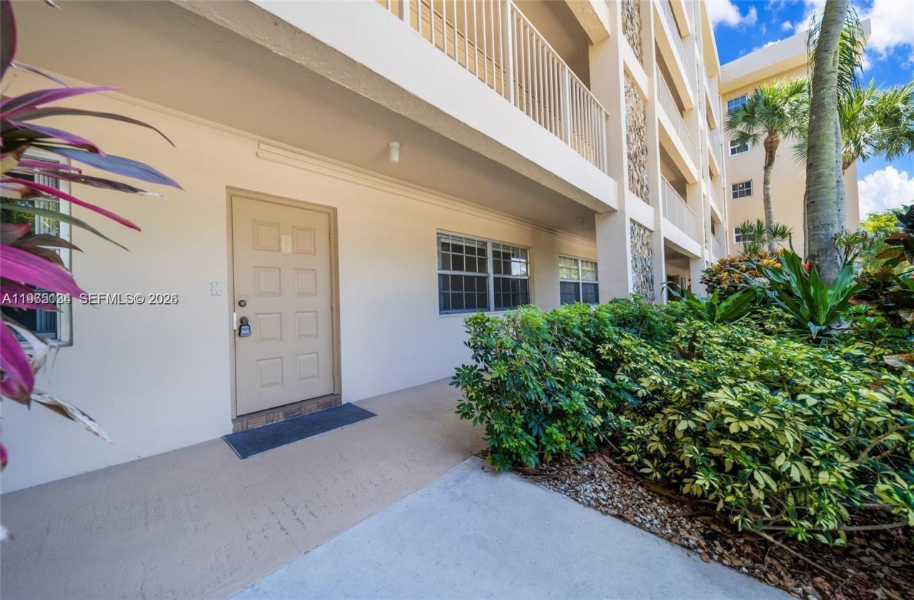 4030 W Palm Aire Dr, Unit 104, Pompano Beach, FL 33069 Photo