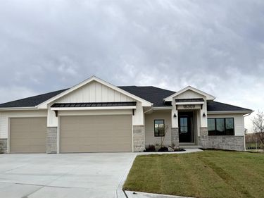 18309 Sycamore Drive, Gretna, NE 68028