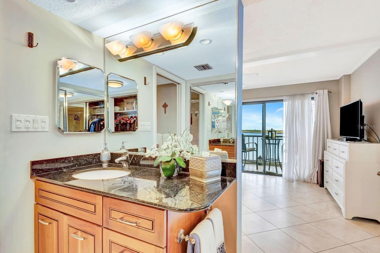 1510 1st Avenue W, Unit 402, Bradenton, FL 34205 Photo