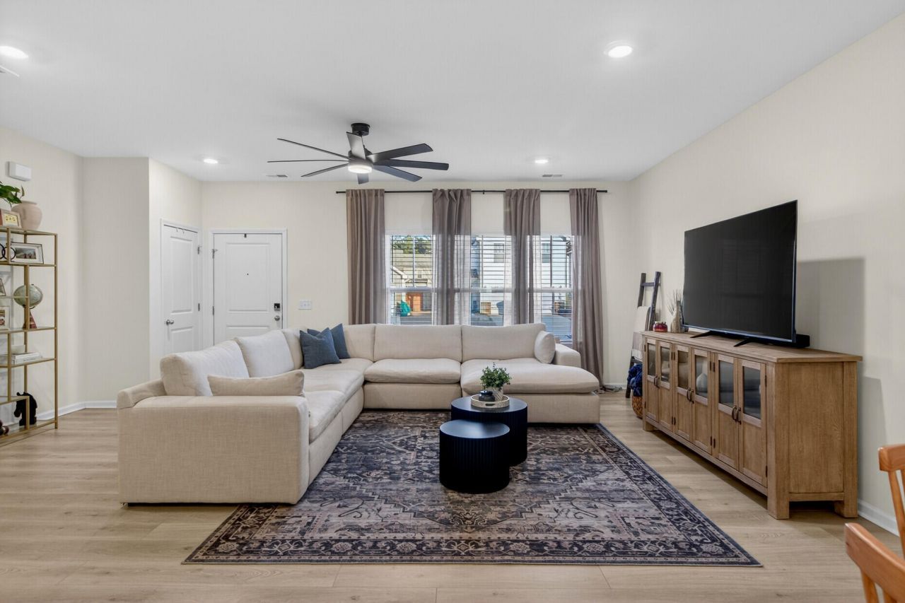 318 Surfbird Road Photo 9