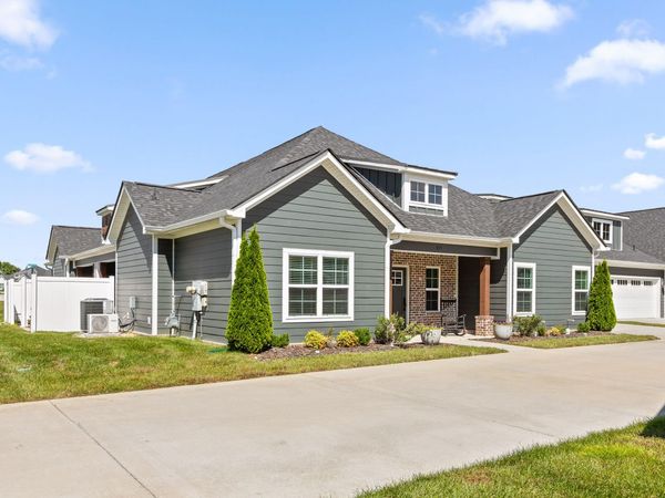 815 Wellstone Drive, Chattanooga, TN 37405