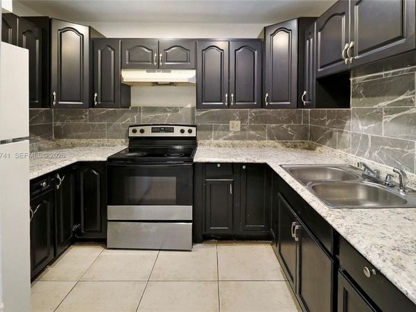 5975 NW 25th Ct, Unit 213, Sunrise, FL 33313