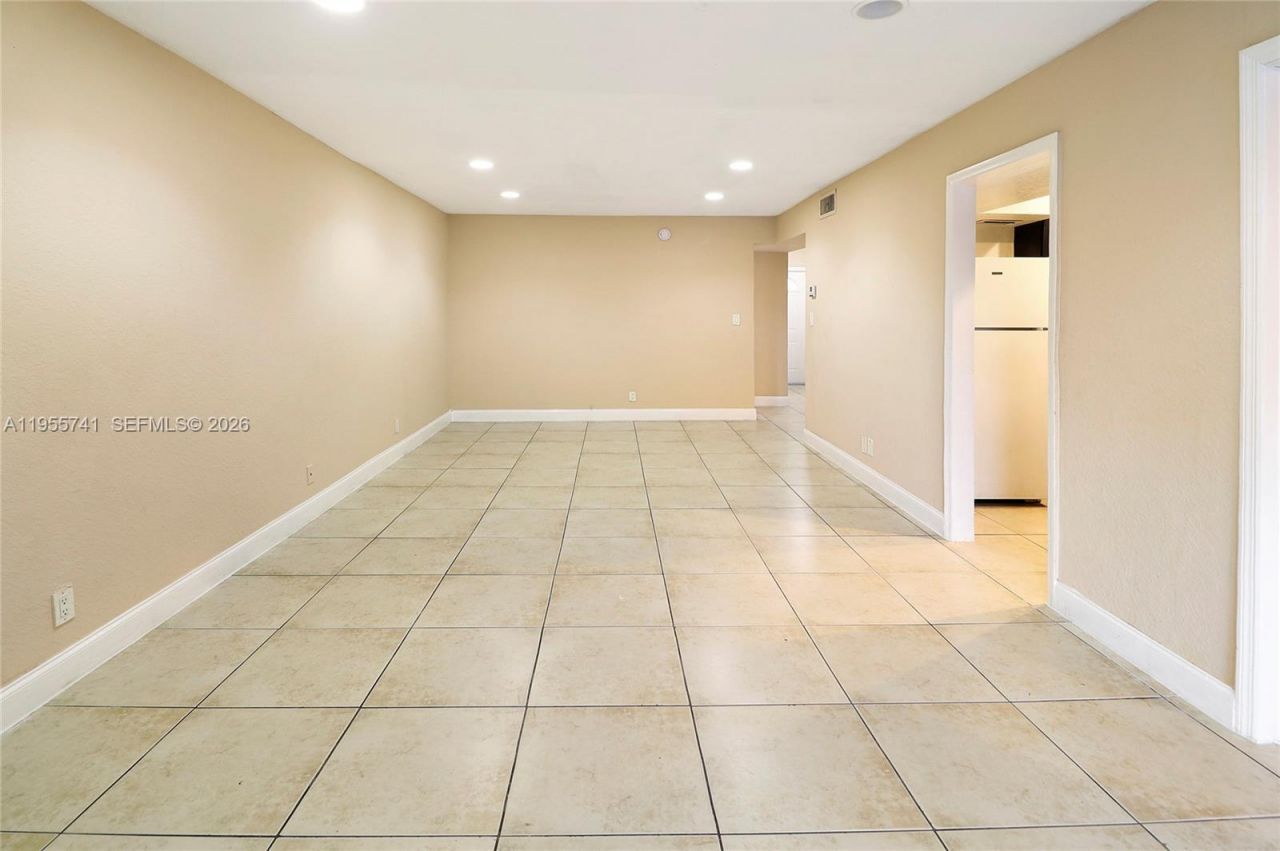 5975 NW 25th Ct, Unit 213, Sunrise, FL 33313 Photo