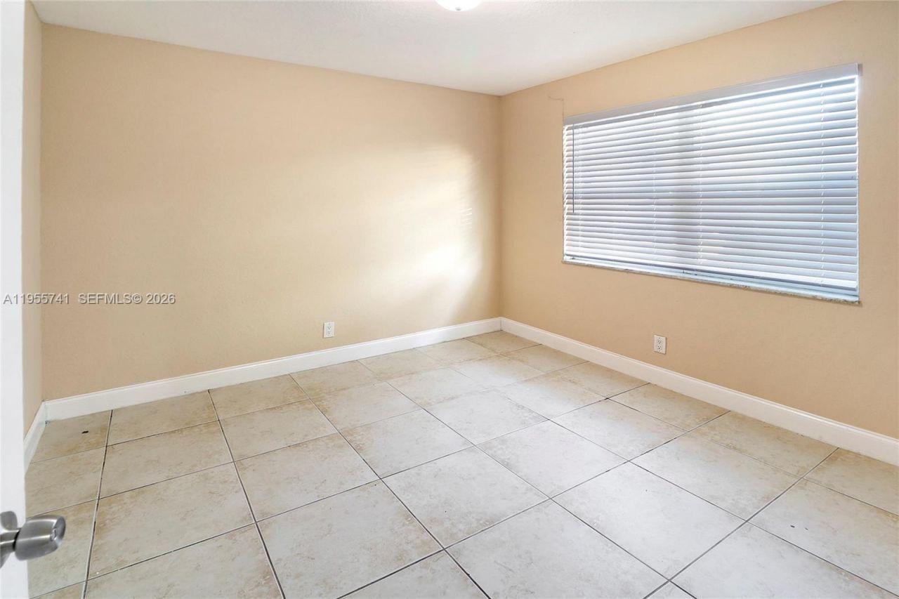 5975 NW 25th Ct, Unit 213, Sunrise, FL 33313 Photo
