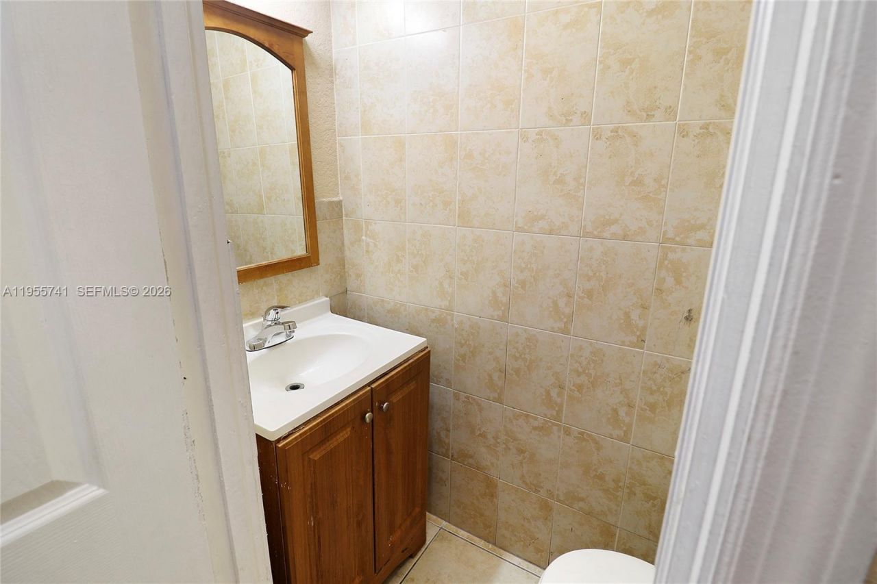 5975 NW 25th Ct, Unit 213, Sunrise, FL 33313 Photo