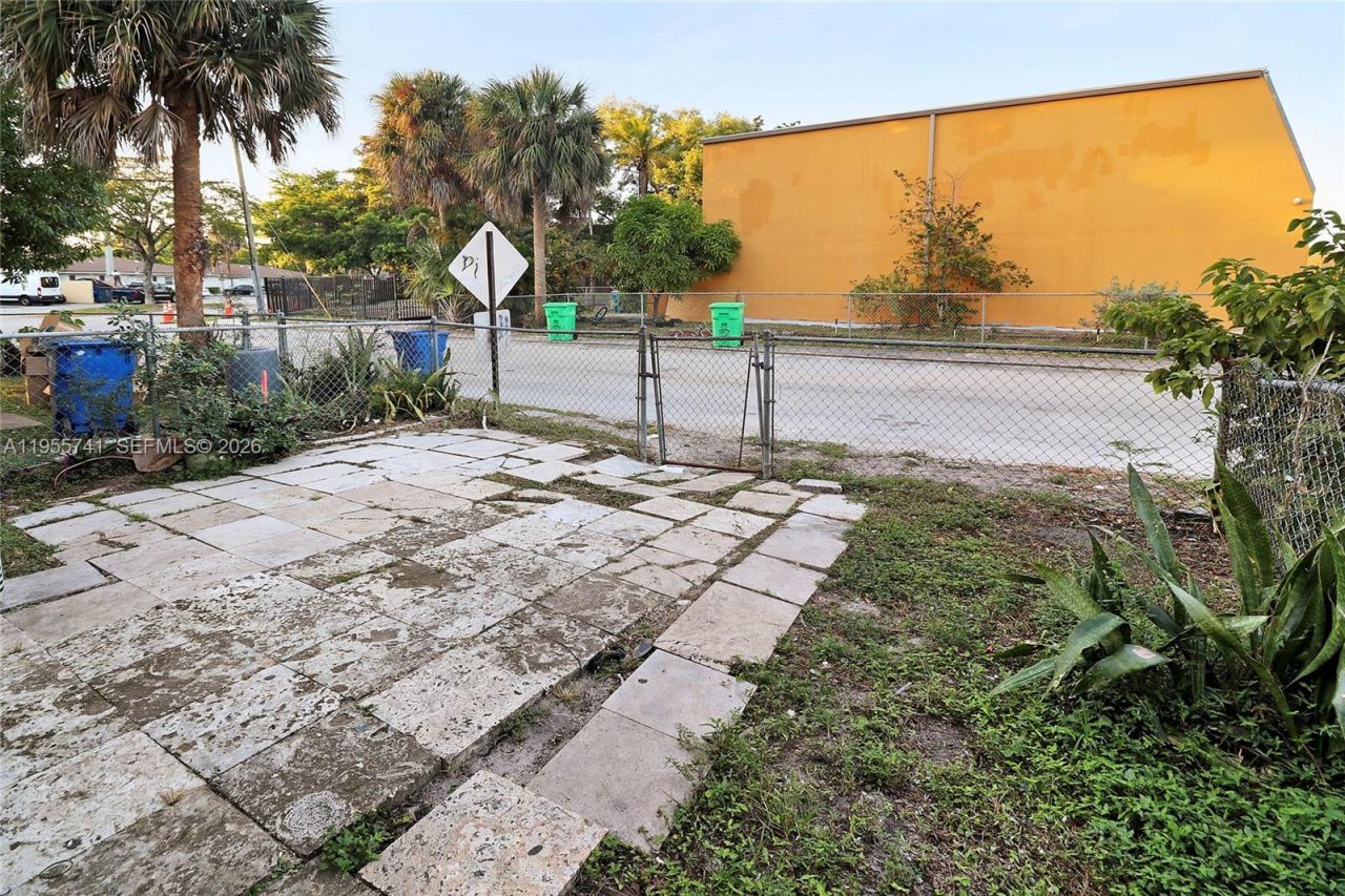 5975 NW 25th Ct, Unit 213, Sunrise, FL 33313 Photo
