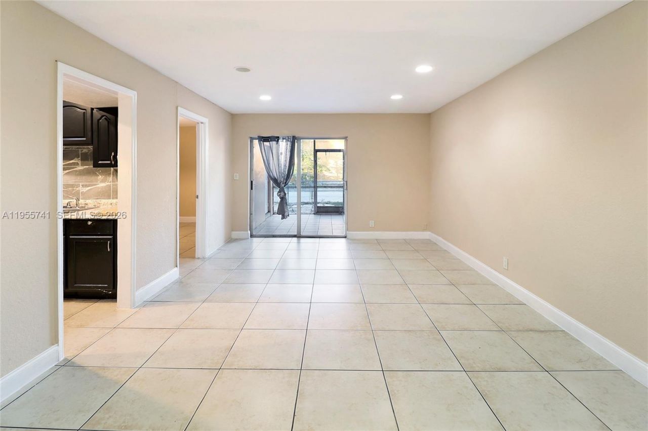 5975 NW 25th Ct, Unit 213, Sunrise, FL 33313 Photo