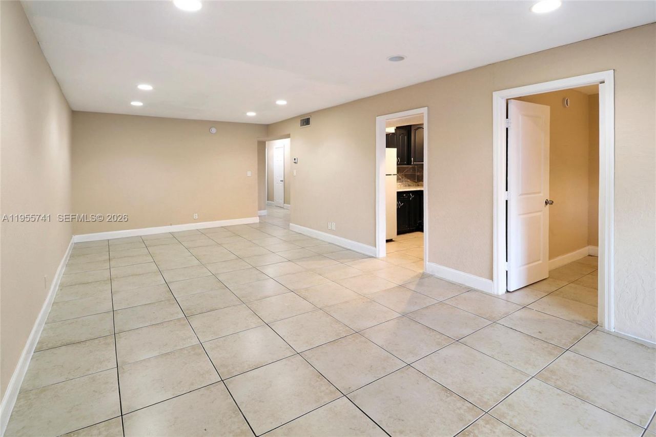 5975 NW 25th Ct, Unit 213, Sunrise, FL 33313 Photo
