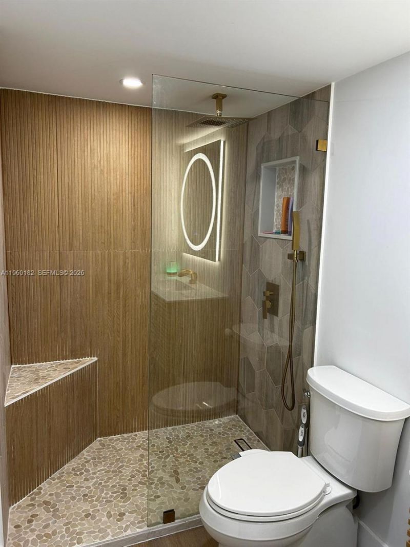 851 Three Islands Blvd, Unit 210, Hallandale Beach, FL 33009 Photo