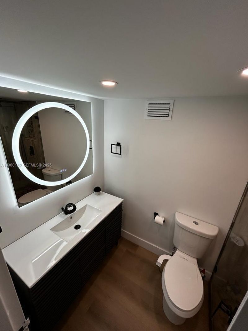 851 Three Islands Blvd, Unit 210, Hallandale Beach, FL 33009 Photo