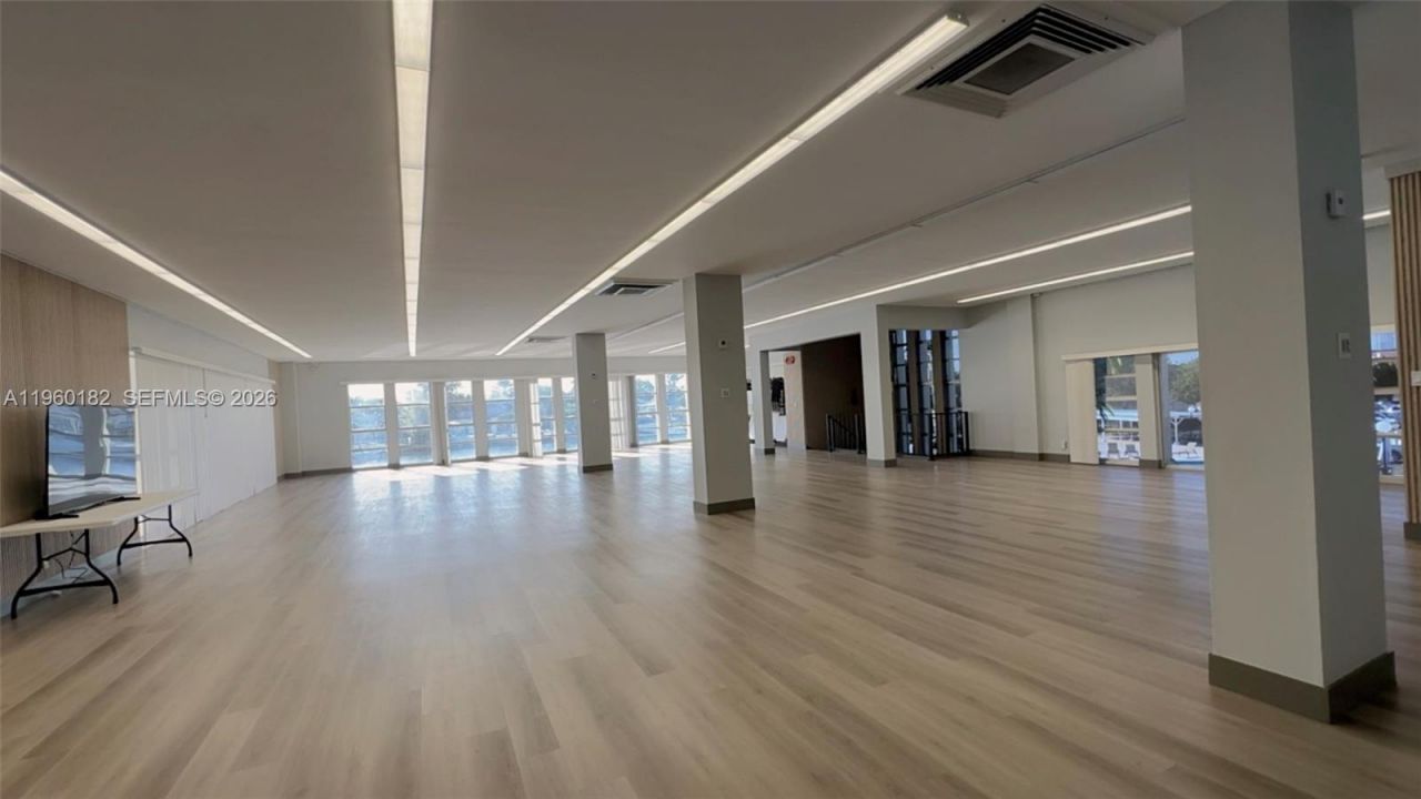 851 Three Islands Blvd, Unit 210, Hallandale Beach, FL 33009 Photo