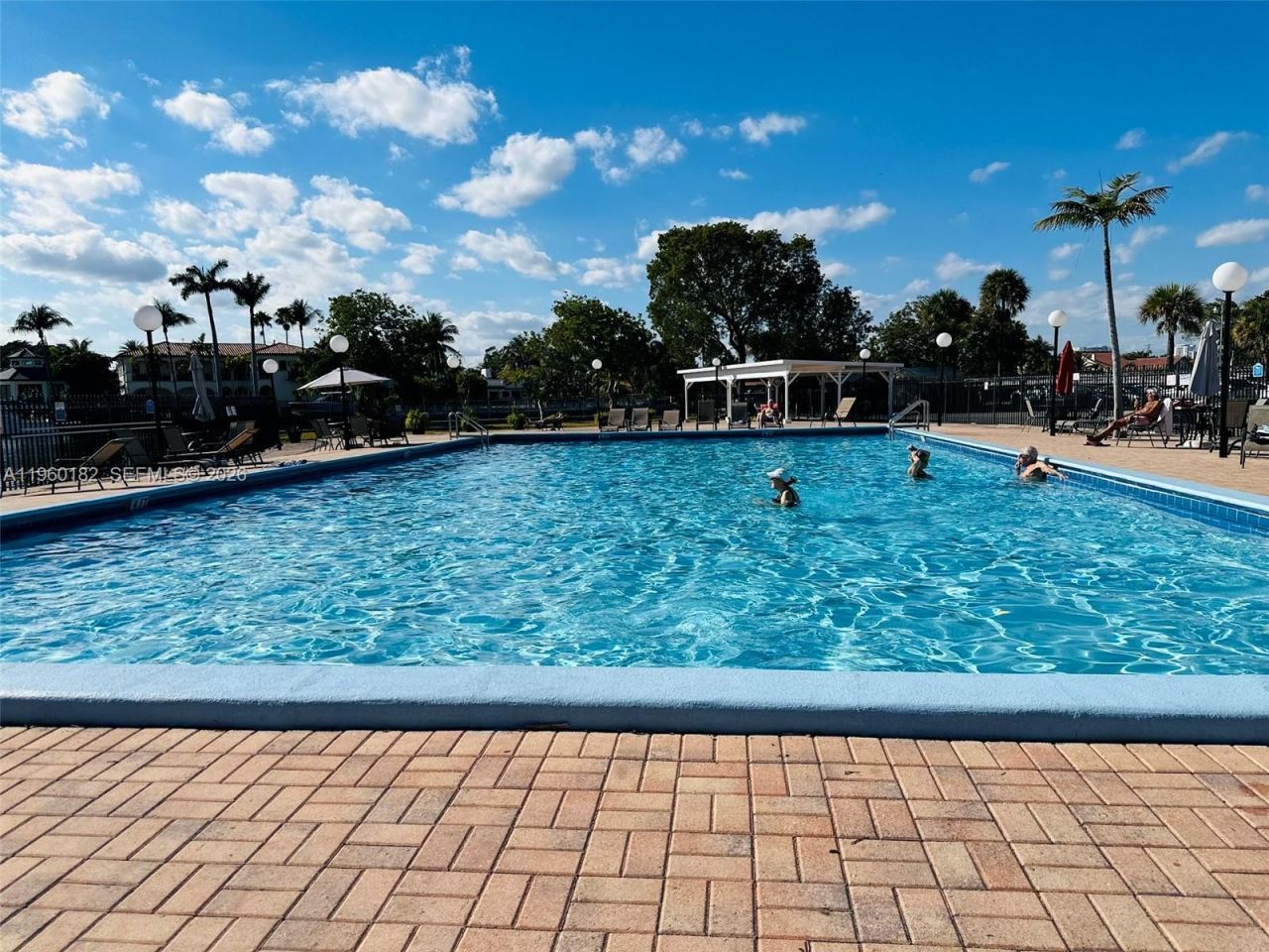 851 Three Islands Blvd, Unit 210, Hallandale Beach, FL 33009 Photo