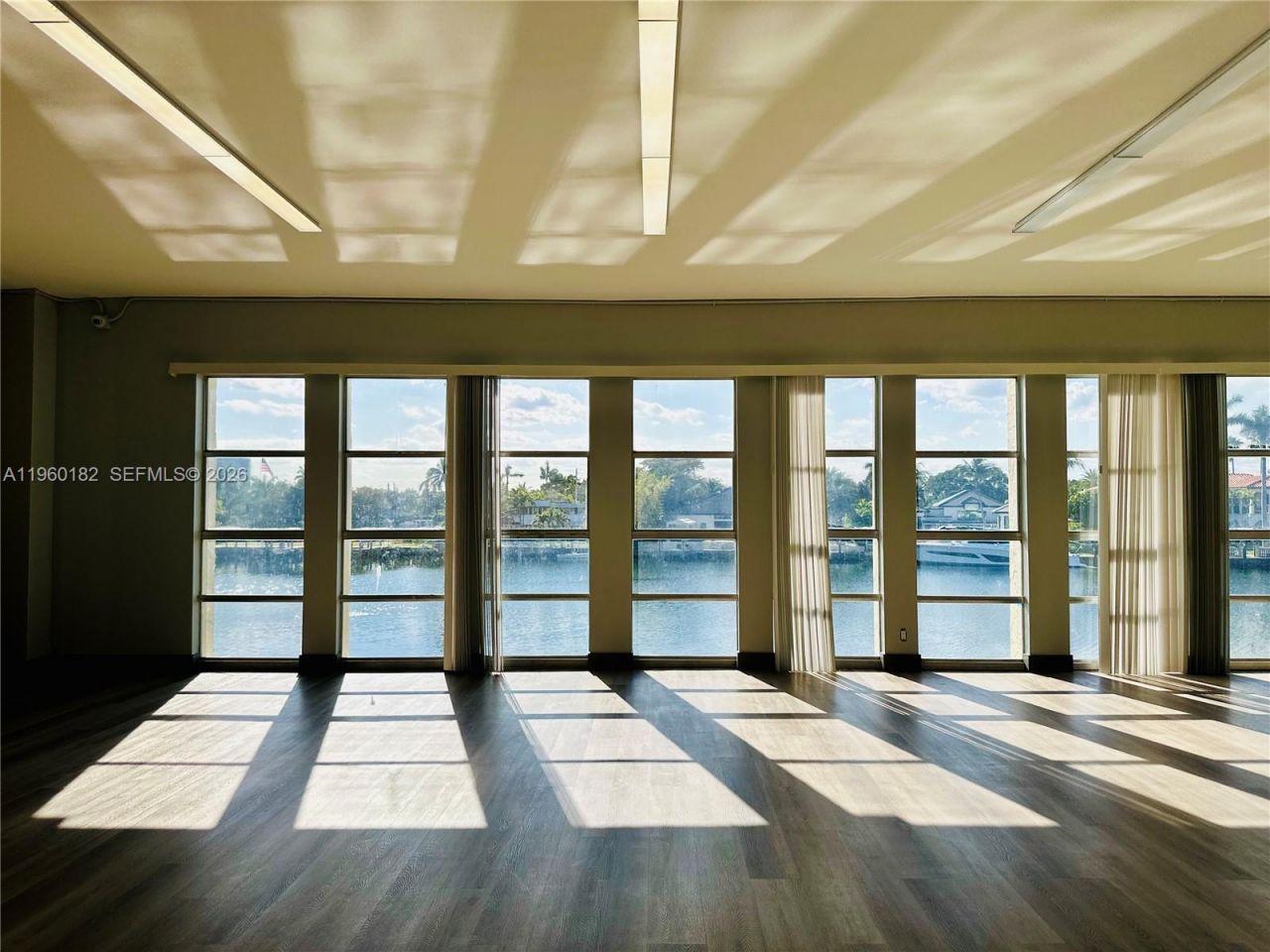 851 Three Islands Blvd, Unit 210, Hallandale Beach, FL 33009 Photo