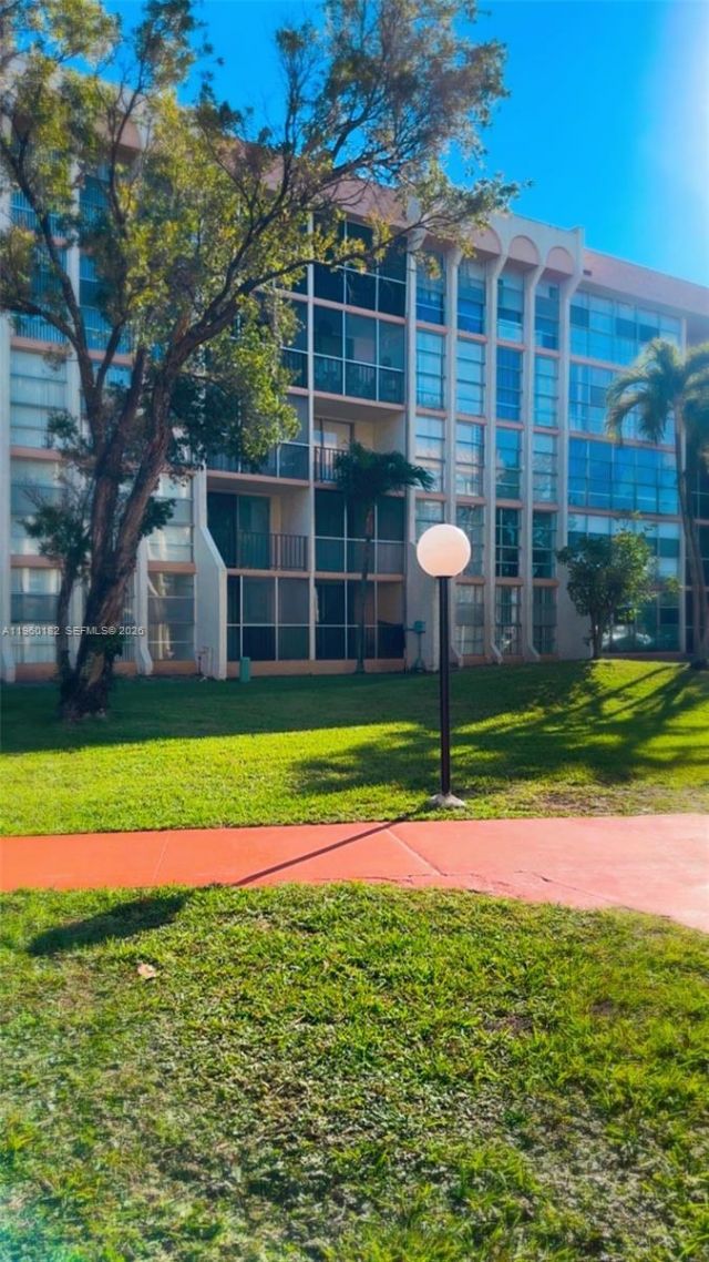 851 Three Islands Blvd, Unit 210, Hallandale Beach, FL 33009 Photo