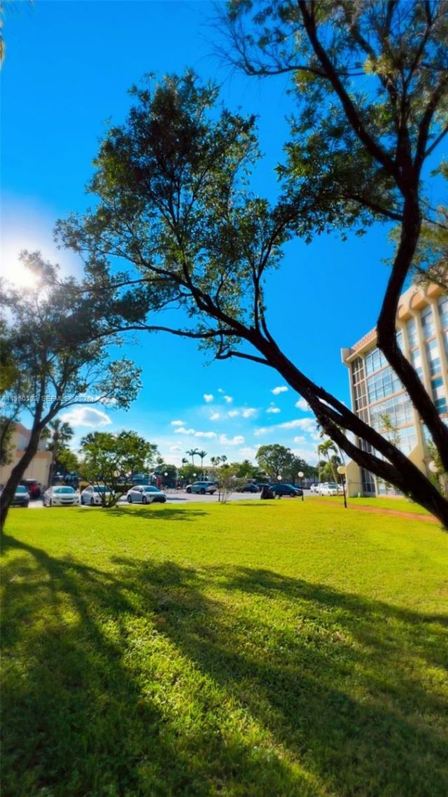 851 Three Islands Blvd, Unit 210, Hallandale Beach, FL 33009 Photo