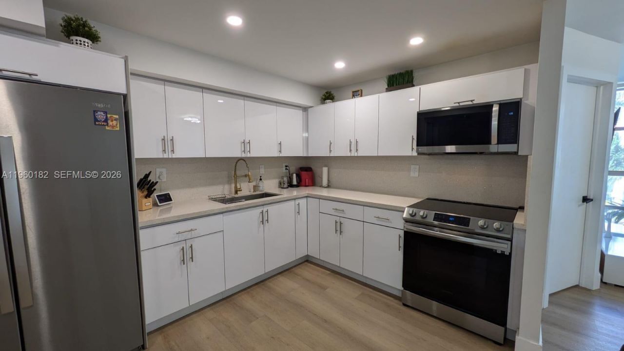 851 Three Islands Blvd, Unit 210, Hallandale Beach, FL 33009 Photo