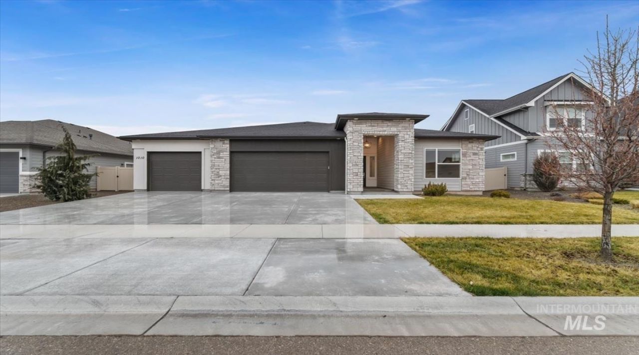 1010 E Tucman Street, Kuna, ID 83634 Main Photo