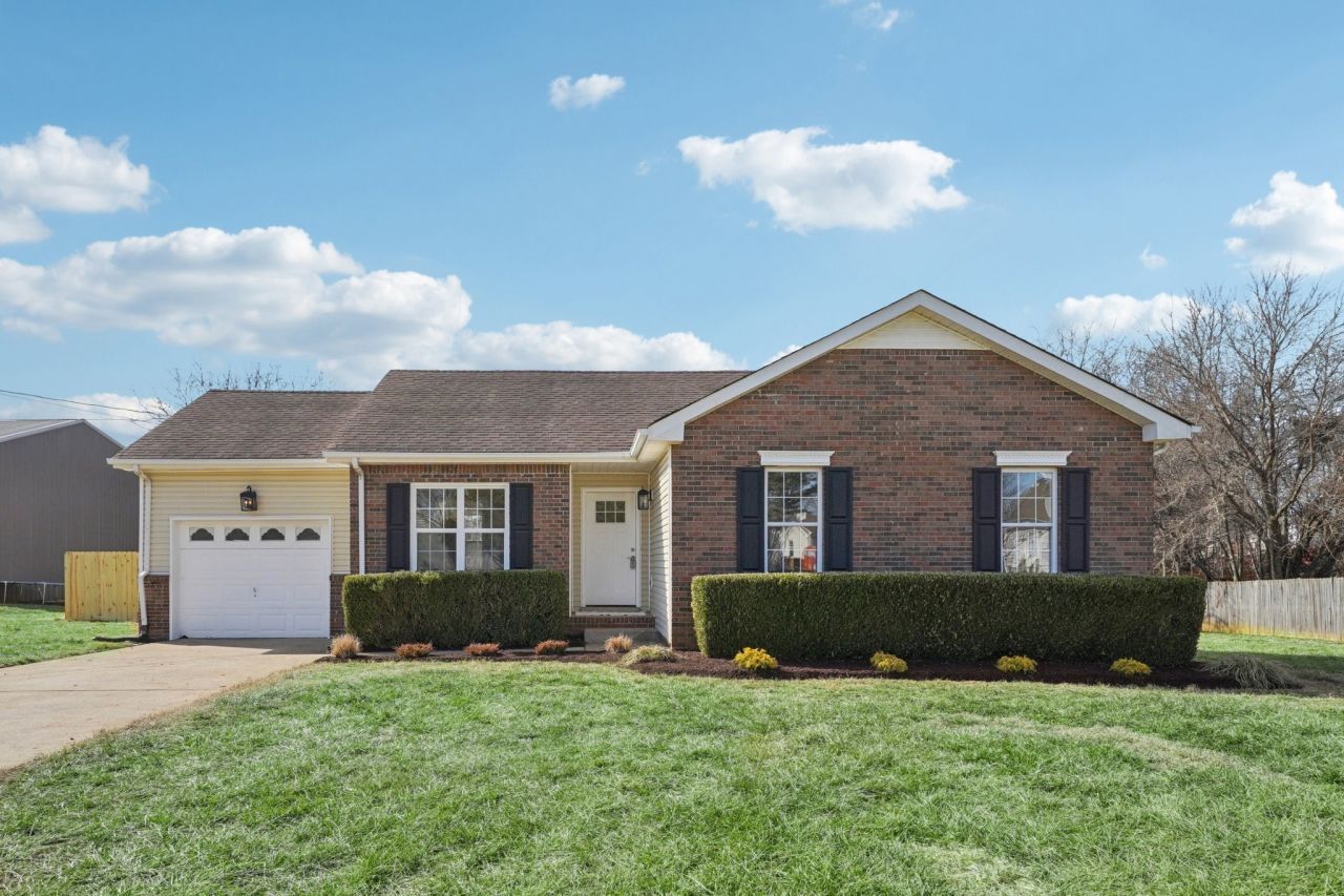 3729 Misty Way, Clarksville, TN 37042 Main Photo