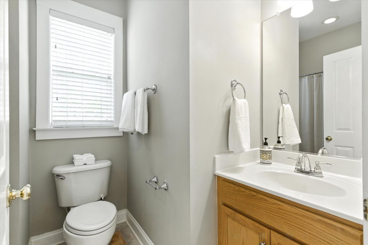 203 Hydrangea Street Photo 18