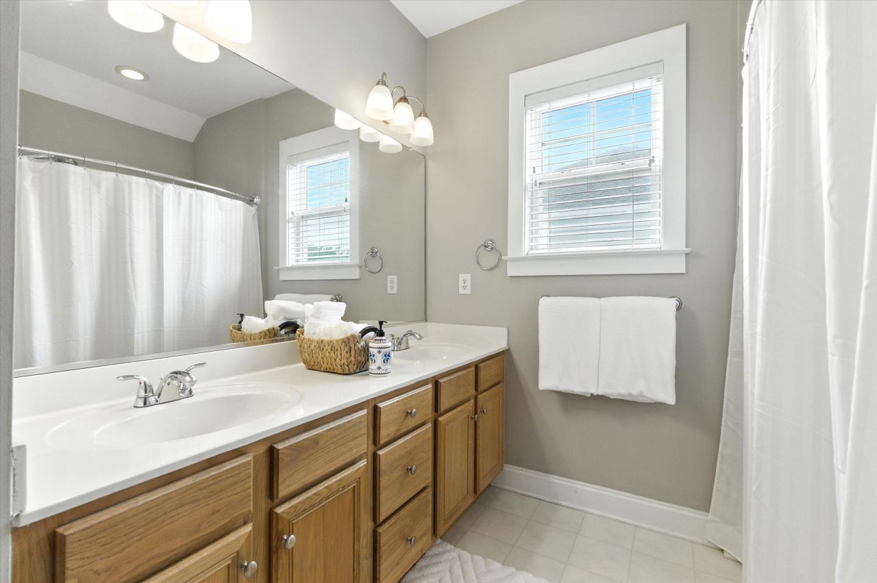 203 Hydrangea Street Photo 26