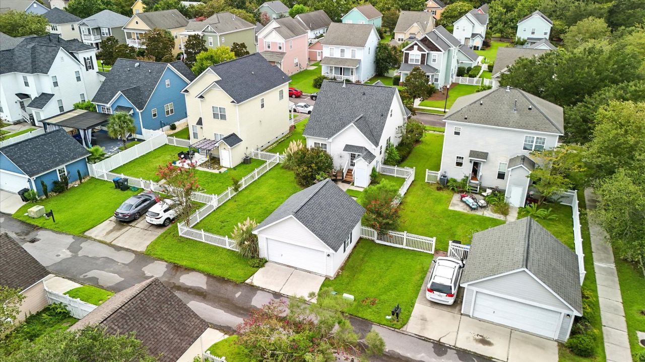 203 Hydrangea Street Photo 39