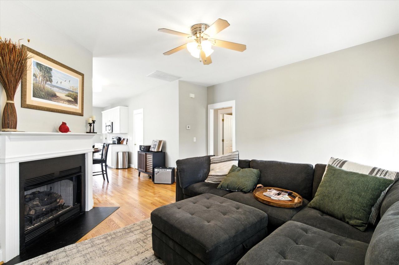 203 Hydrangea Street Photo 8