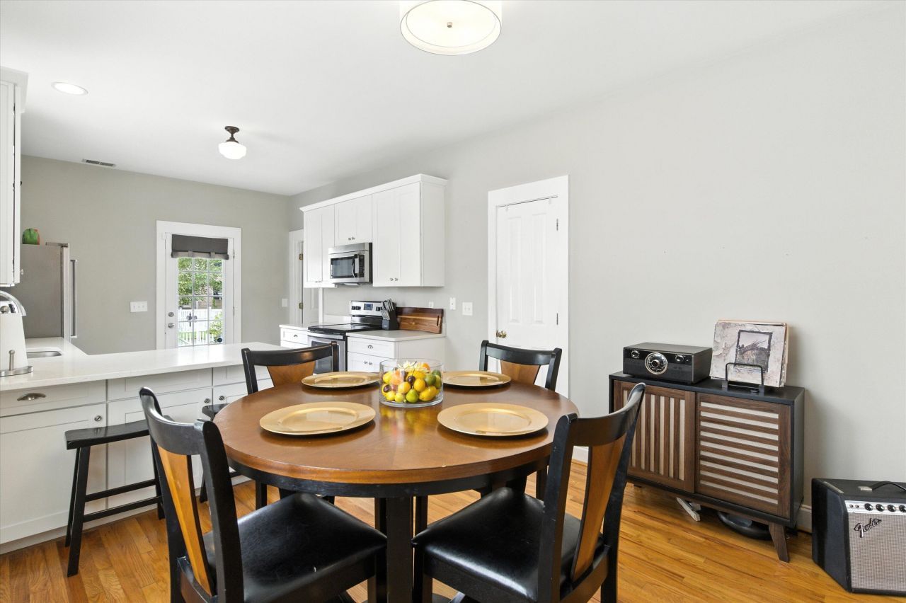 203 Hydrangea Street Photo 9