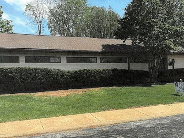 1515 W Walnut Street, Unit 9, Jacksonville, IL 62650