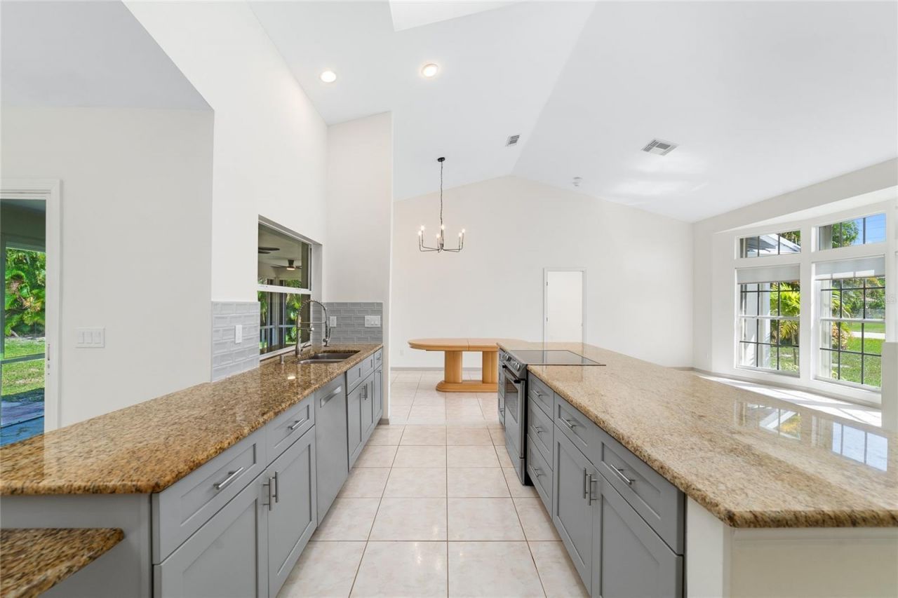 1785 SE Berkshire Boulevard, Port Saint Lucie, FL 34952 Photo