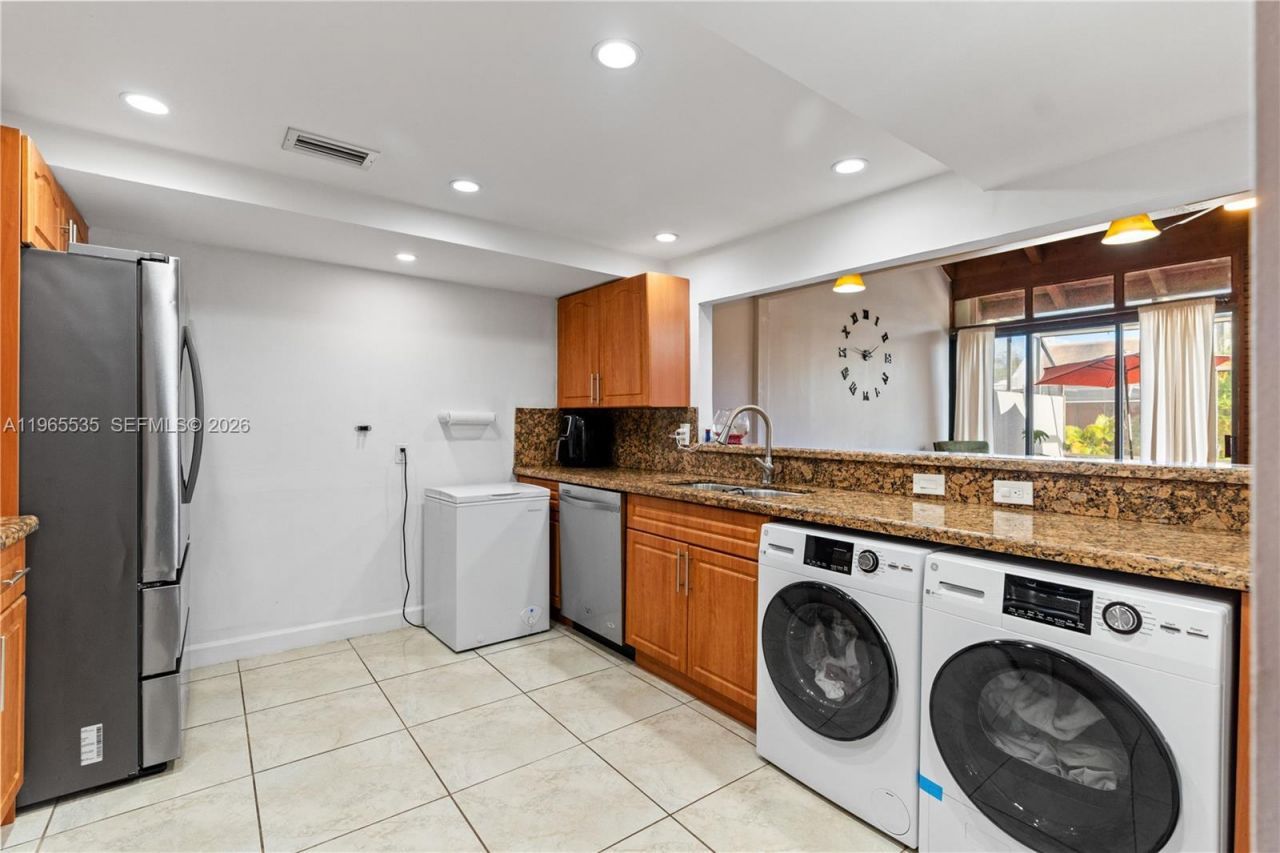 1523 NW 113th Way, Pembroke Pines, FL 33026 Photo