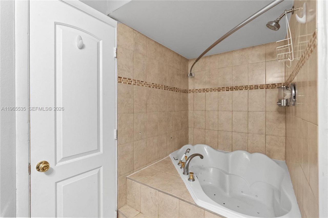 1523 NW 113th Way, Pembroke Pines, FL 33026 Photo