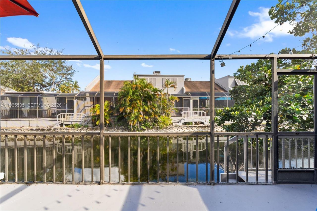 1523 NW 113th Way, Pembroke Pines, FL 33026 Photo