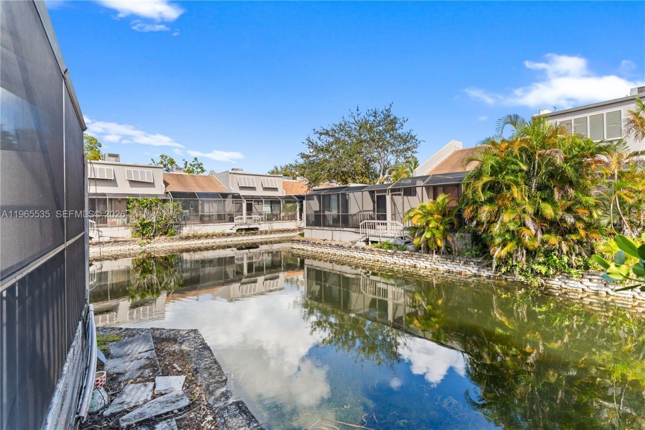 1523 NW 113th Way, Pembroke Pines, FL 33026 Photo