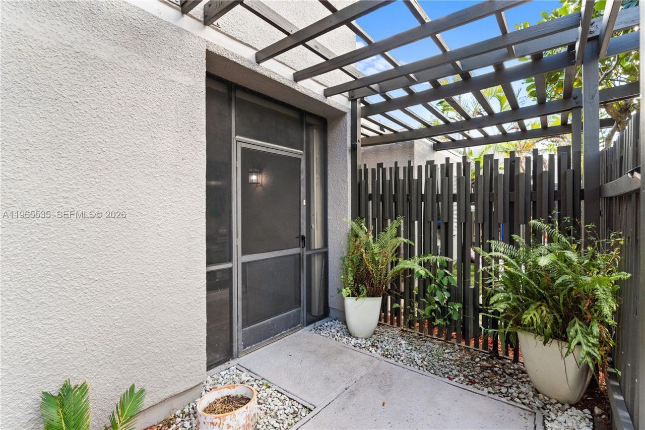 1523 NW 113th Way, Pembroke Pines, FL 33026 Photo