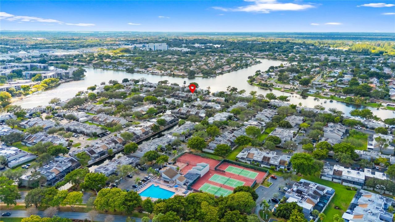 1523 NW 113th Way, Pembroke Pines, FL 33026 Photo