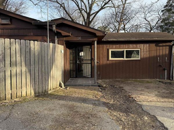 36 HONEYSUCKLE DR, Jackson, TN 38301