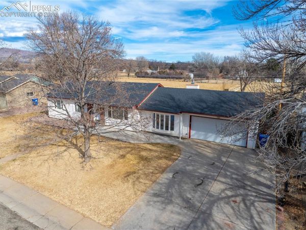 124 E Circle Drive, Canon City, CO 81212