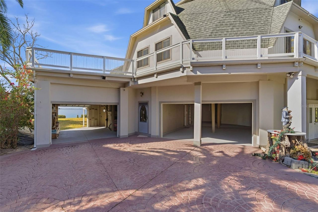 1074 Point Seaside, Crystal Beach, FL 34681 Photo