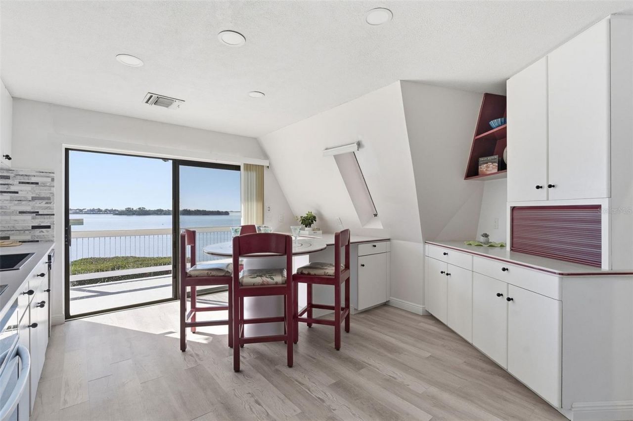 1074 Point Seaside, Crystal Beach, FL 34681 Photo
