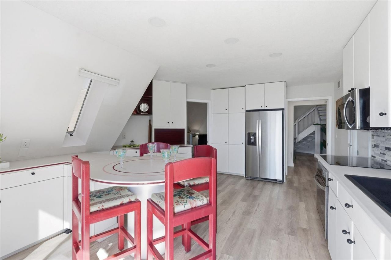 1074 Point Seaside, Crystal Beach, FL 34681 Photo