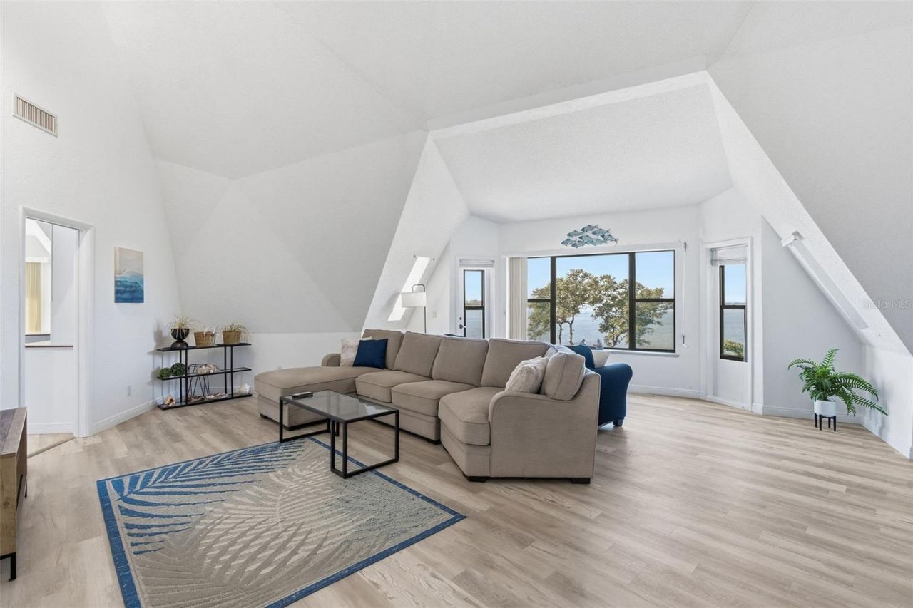 1074 Point Seaside, Crystal Beach, FL 34681 Photo