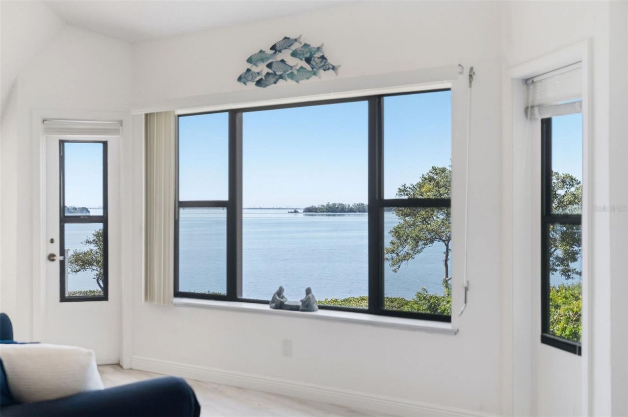 1074 Point Seaside, Crystal Beach, FL 34681 Photo