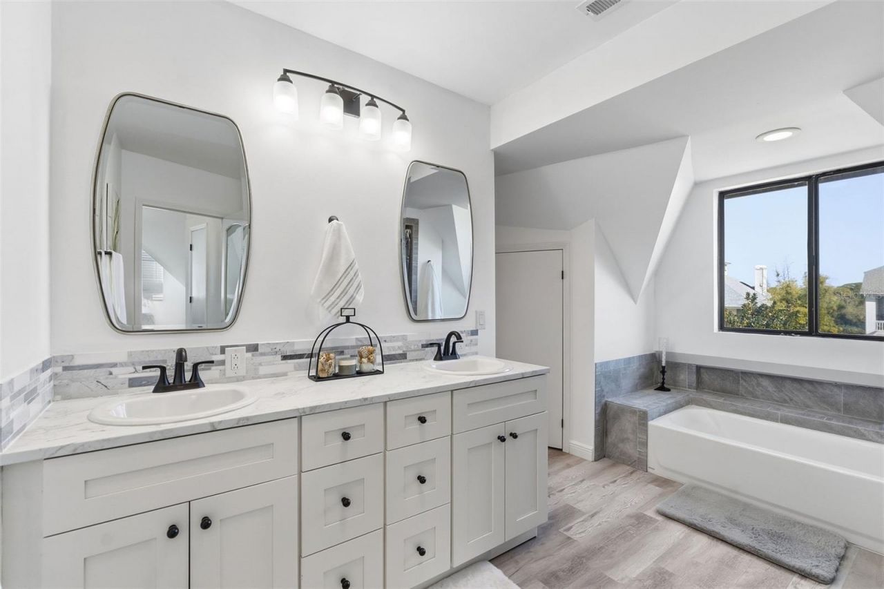 1074 Point Seaside, Crystal Beach, FL 34681 Photo