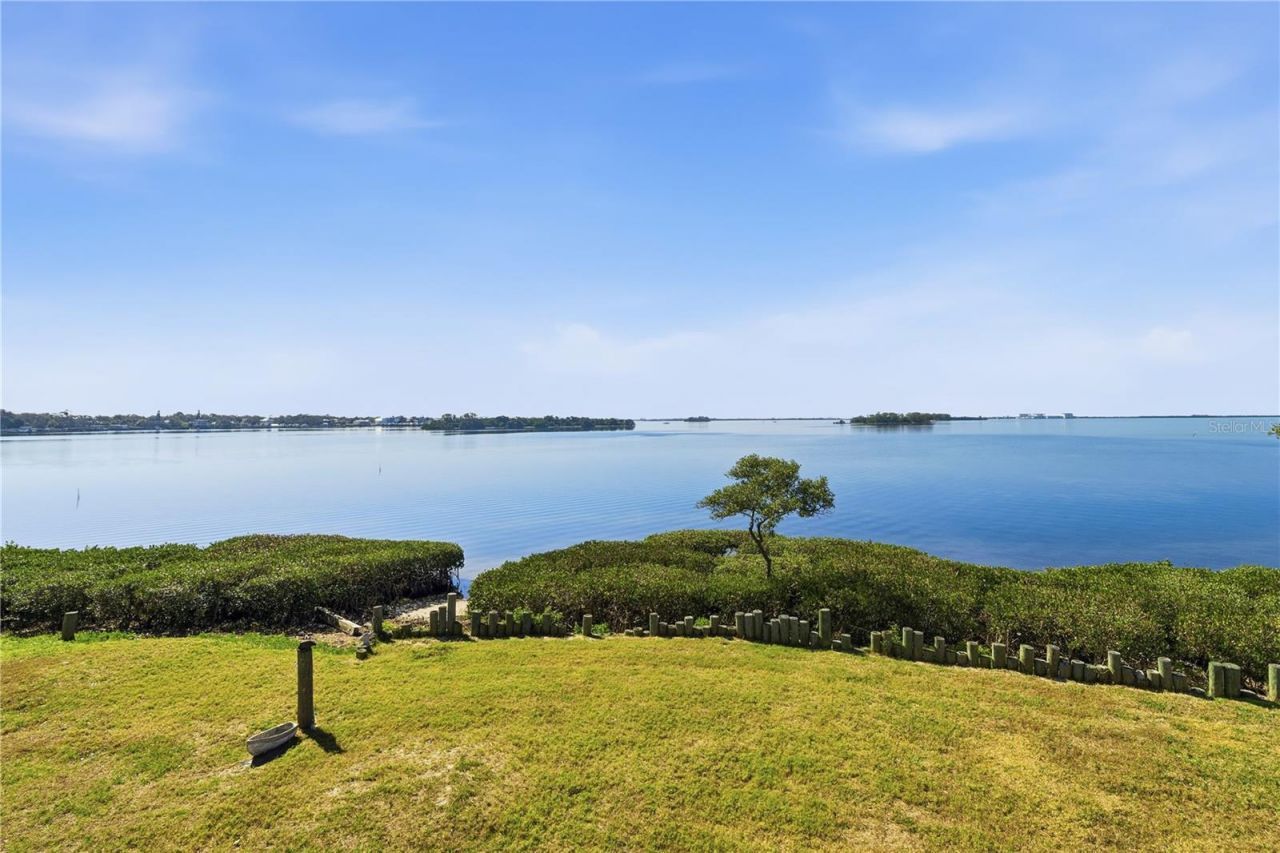 1074 Point Seaside, Crystal Beach, FL 34681 Photo