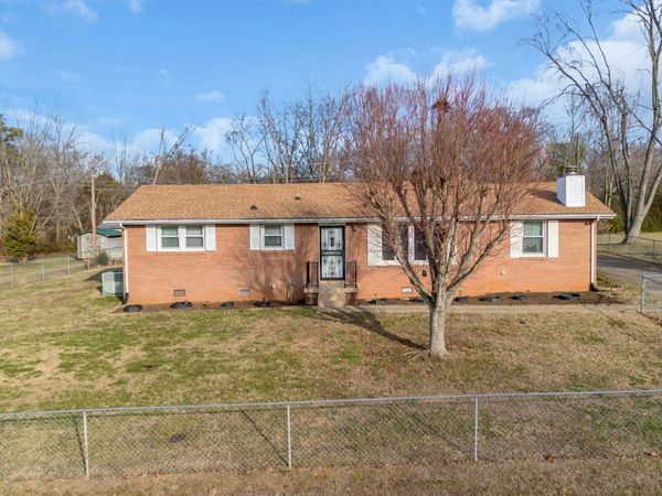 579 Magnolia Dr, Clarksville, TN 37042