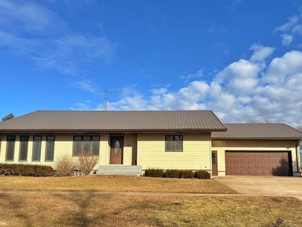 207 Blaine Street, Ledyard, IA 50556