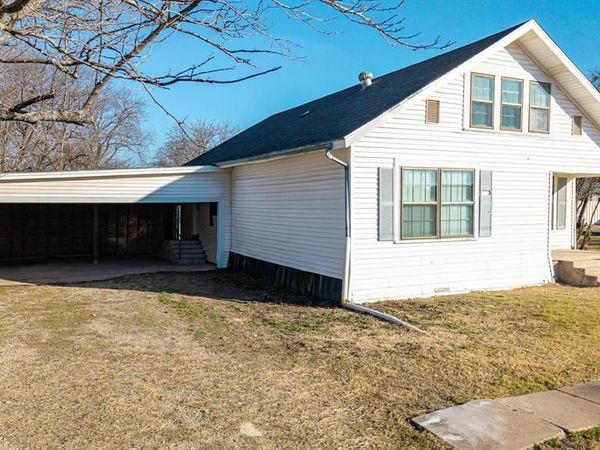 108 W Stroud Street, Frost, TX 76641