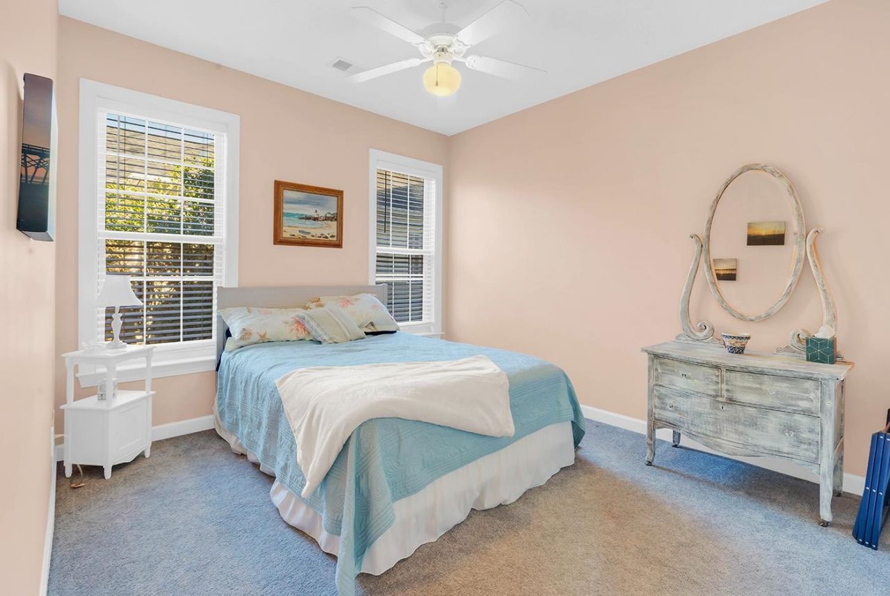 1185 N Blackmoor Dr. Photo 17